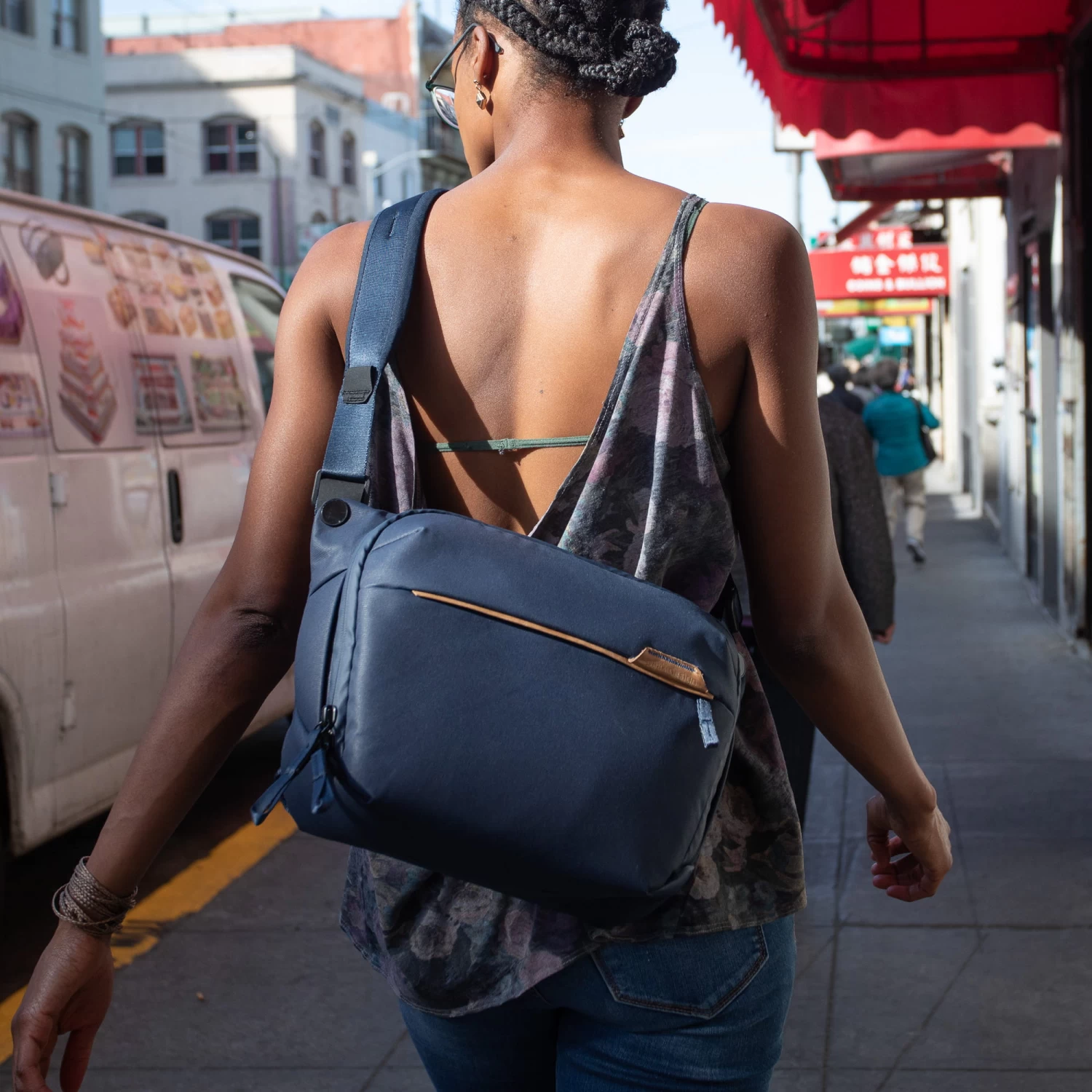 Peak Design Everyday Sling V2 6 Liter - Midnight (Blau) – Bild 6