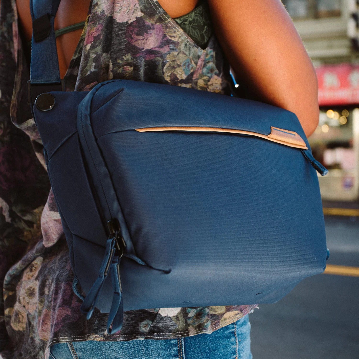 Peak Design Everyday Sling V2 6 Liter - Midnight (Blau) – Bild 10