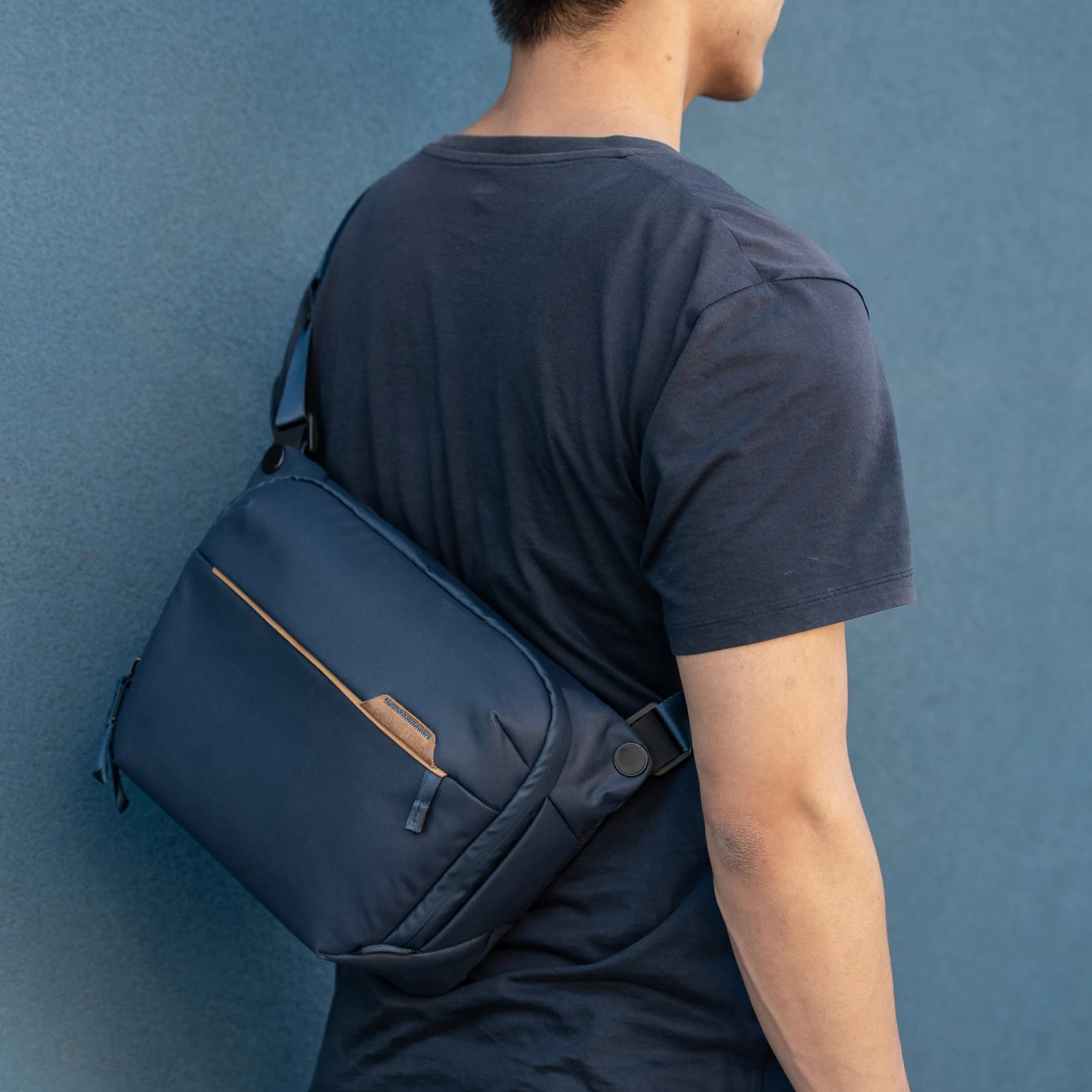 Peak Design Everyday Sling V2 6 Liter - Midnight (Blau) – Bild 11