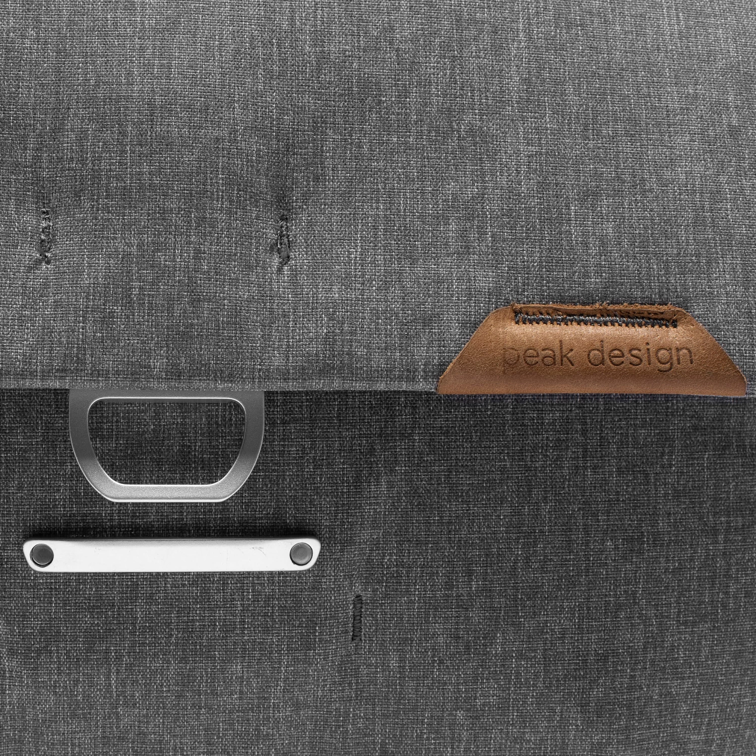 Peak Design Everyday Messenger V2 13 Liter - Ash (Hellgrau) – Bild 9