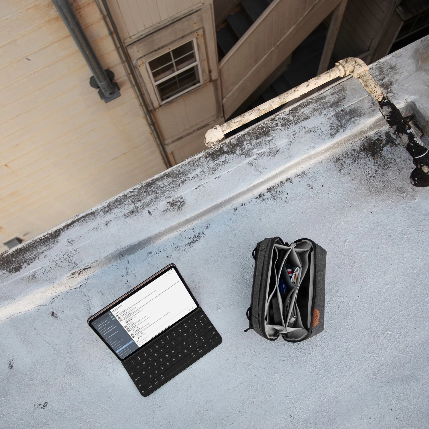 Peak Design Tech Pouch - Charcoal (Dunkelgrau) - Organizer-Tasche Für Smartphones, Kabel Etc. – Bild 8