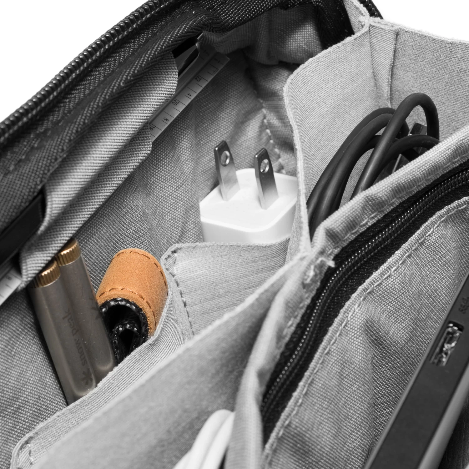 Peak Design Tech Pouch - Sage (Salbeigrün) - Organizer-Tasche Für Smartphones, Kabel Etc. – Bild 5